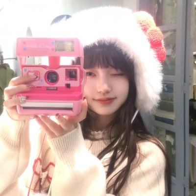 指尖相触，恋恋不舍